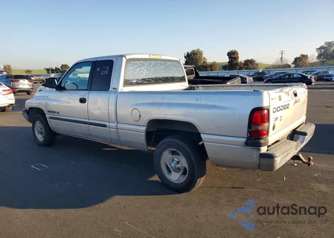 2001 Dodge Ram 1500 из США, поврежденный, VIN 3B7HC13Y01M540948